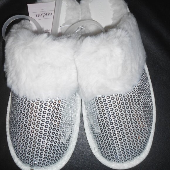 BRAND NEW AUDEN SILVER SEQUIN SLIPPERS SIZE LG 9/10 FUR LINING GREAT 🎁👩 FLATS - Picture 1 of 9